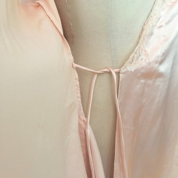 Vintage VALENTINO Peach Satin Lace Negligee Robe - Picture 13 of 17
